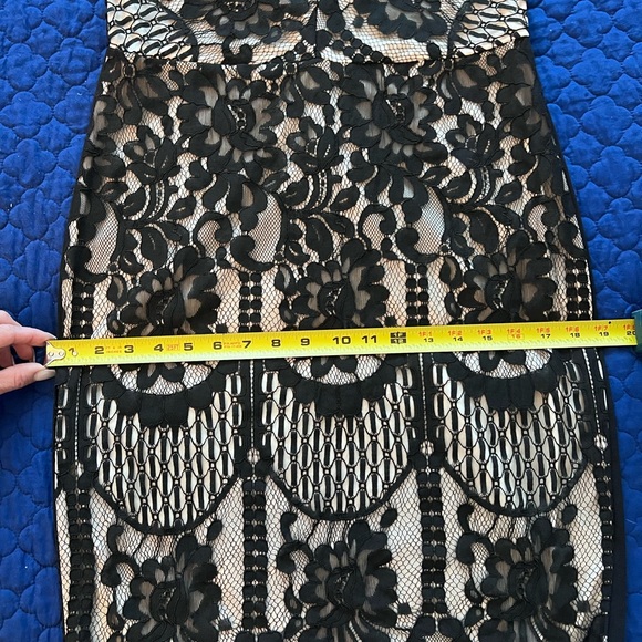 Elegant Black Lace Midi Dress - Picture 16 of 16